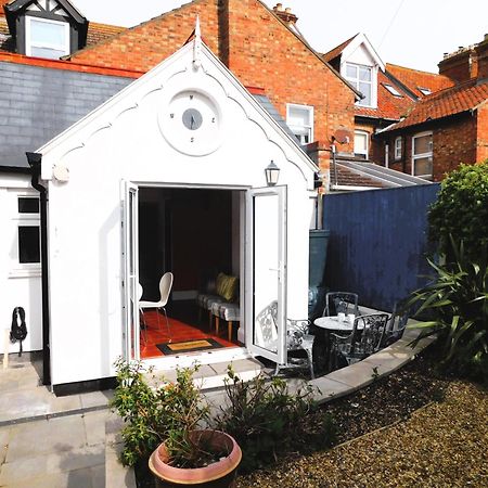 Salty Towers Vila Sheringham Exterior foto